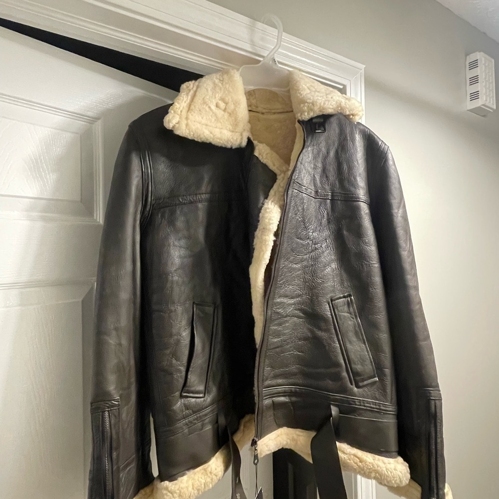 Men's Leather Shearling Jacket - Picture 4 of 7